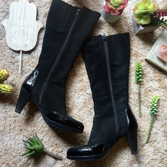 {La Canadienne} Insulated Black Tall Heeled Boots - Picture 1 of 8